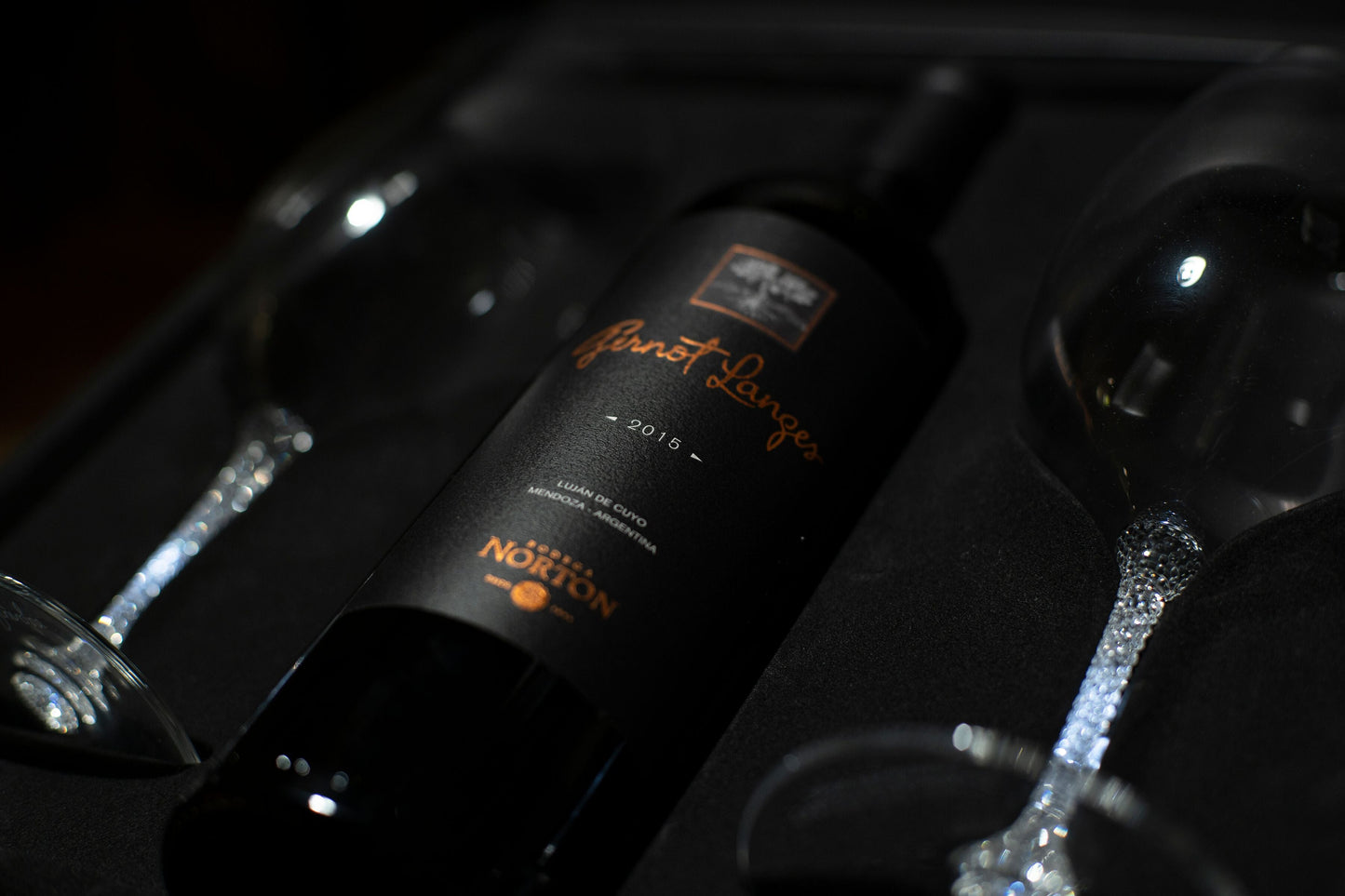 Toast Glitter with Swarovski Crystal Glasses - Premium Wine from San Telmo Cellars - Just $700! Shop now at San Telmo Cellars